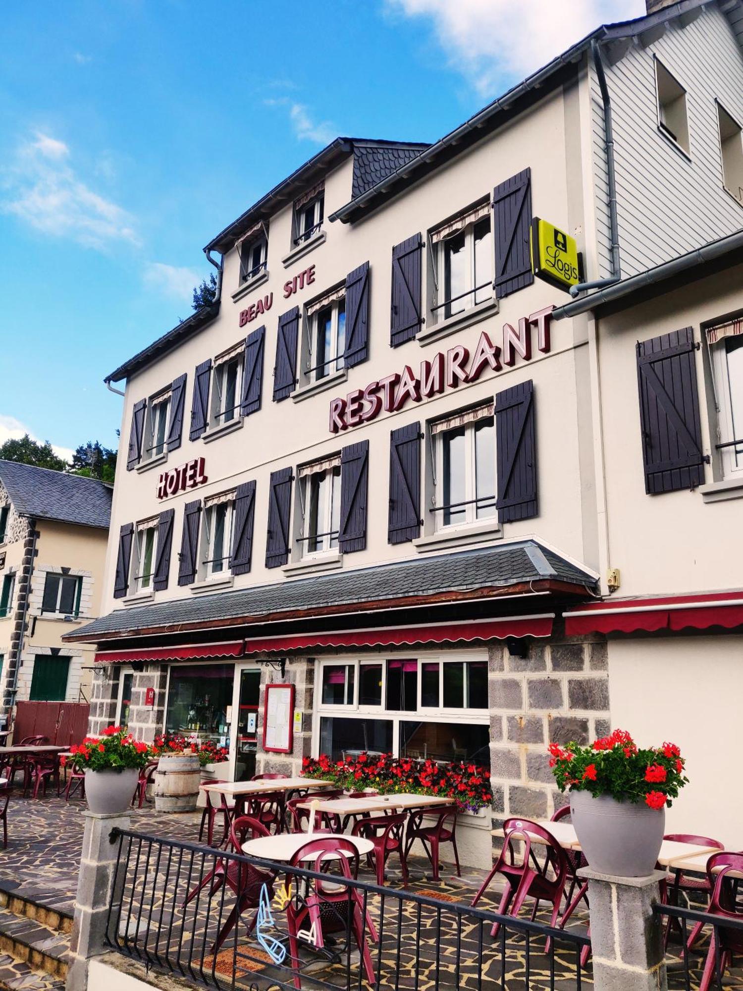 Logis Hotel Le Beau Site Шамбон-сюр-Лак Екстер'єр фото
